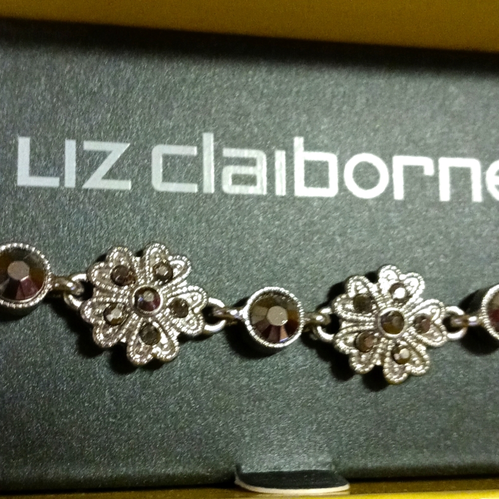 Liz Claiborne Silver Flower Bracelet - Picture 3 of 5